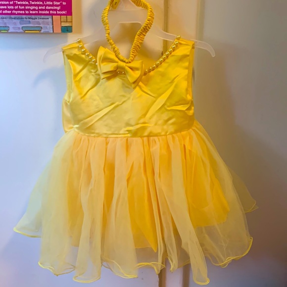 Beautiful baby girl dress used for a photoshoot once - Picture 1 of 1